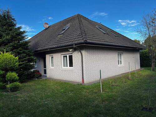 Seitenansicht - 6 Zimmer Einfamilienhaus in Saterland