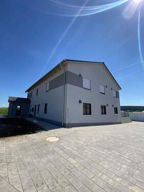 Bild 2 - 3 Zimmer Etagenwohnung zur Miete in Schwandorf