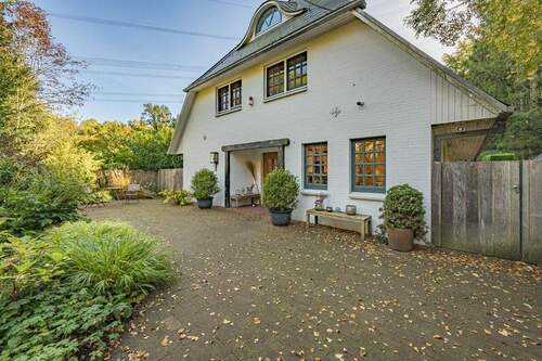 Ansicht - 7 Zimmer Einfamilienhaus zum Kaufen in Hamburg