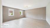 Wohnzimmer - SOFORT VERFÜGBAR: 90 M2 WOHNUNG 2 KFZ-STELLPLÄTZE UND BALKON!