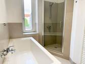 Wanne und Dusche - Etagenwohnung mit 82,60 m&sup2; in Leipzig zur Miete
