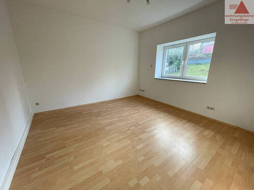 Wohnzimmer - 2 Zimmer Etagenwohnung zur Miete in Schwarzenberg/Erzgebirge / Crandorf