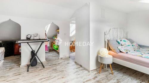 DG Kinderzimmer 1 2 - 