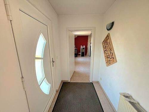 Flur - 2 Zimmer Mehrfamilienhaus, Wohnhaus in Möser