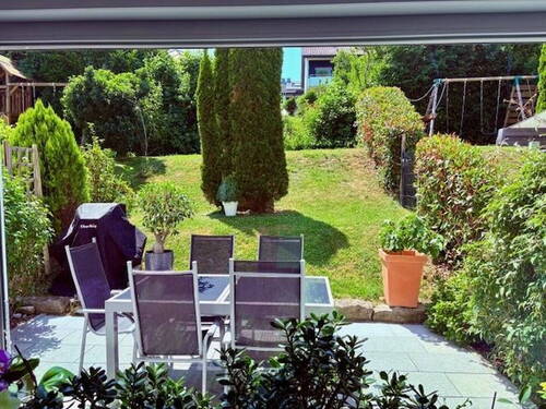 Sicht von Wohnzimmer in Garten - 