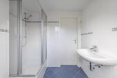 ... mit eigenem Badezimmer. - 
