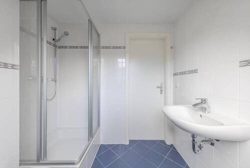 ... mit eigenem Badezimmer. - 