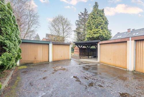 Garage auf dem Grundstück - 