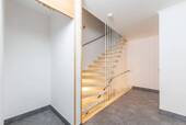 Flur mit Abstellnische - 