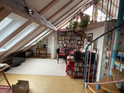 Dachgeschoss: Wohnzimmer mit... - 