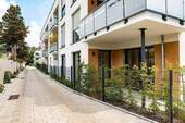 Zugang zum Haus - 3 Zimmer Etagenwohnung zum Kaufen in Nürnberg
