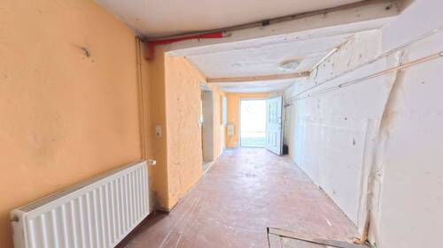 EG-Eingangsbereich - 1 Zimmer Einfamilienhaus in Zeitz