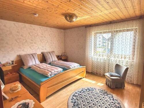1 von 3 Zimmern im Erdgeschoss - 