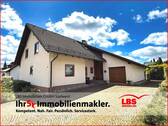 Wohnhaus mit Garage - Großes Einfamilienhaus mit Sauna und traumhaften Garten - ELW möglich