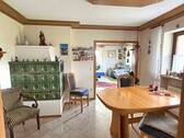 Essbereich mit Kachelofen am Wohnzimmer - 