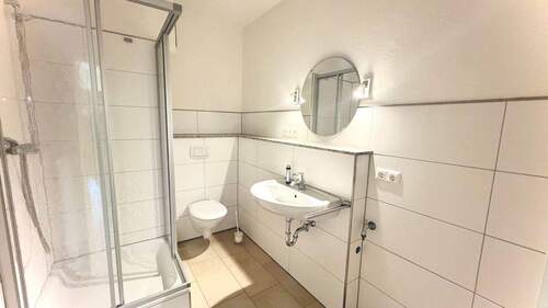Modernes Badezimmer - 