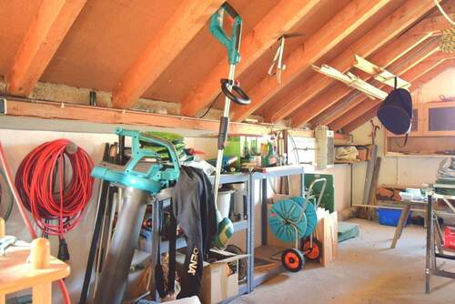 Werkstatt über den Garagen - 