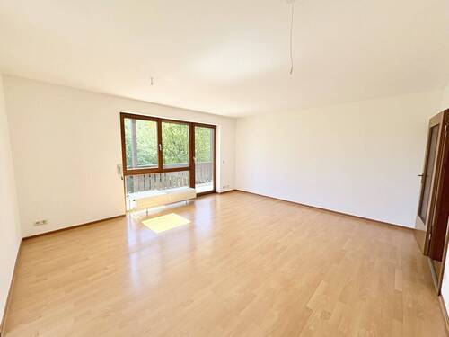 Wohn-/Esszimmer - 3 Zimmer Etagenwohnung zum Kaufen in Weil im Schönbuch