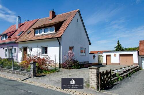 Titelbild - Doppelhaushälfte mit schönem Garten und Garage - ideal zur individuellen Gestaltung