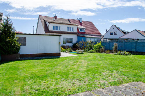 Nordansicht mit Garten - 