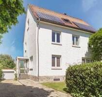Großzügiges Einfamilienhaus in bevorzugter Wohnlage (Sackgasse), mit schönem Garten und fußläufig zur Innenstadt - Detmold