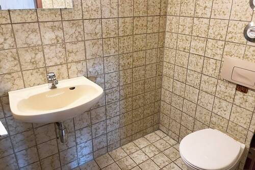 WC - 