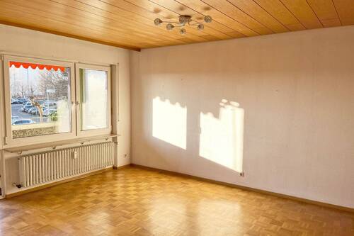 Wohnzimmer - 2 Zimmer Etagenwohnung zum Kaufen in Stuttgart
