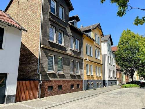 Straßenansicht - Mehrfamilienhaus, Wohnhaus zum Kaufen in Peine