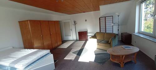 Hofzimmer 1731846163940.jpg - Ab 01.04. möbliertes 40 qm großes renoviertes Zimmer in Bothfeld in ruhiger Zweck-WG mit z.Zt. 2 Mitbewohnern