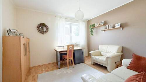 Helles Büro im EG - 