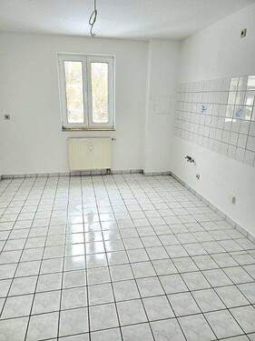 großzügige Essküche - 