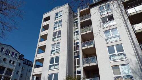 Bild 1 - Wunderschöne 2-Raum-Wohnung mit Balkon, Aufzug und Tiefgarage