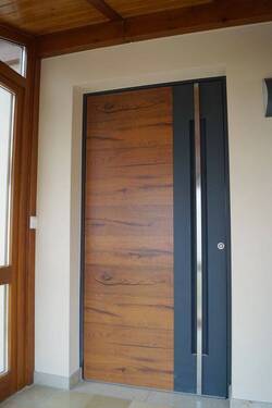 Moderne Haustüre - 5 Zimmer Einfamilienhaus in Freystadt