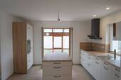 Neue Küche mit Zugang zum 2. Wintergarten - Einfamilienhaus mit 130,00 m&sup2; in Freystadt zur Miete