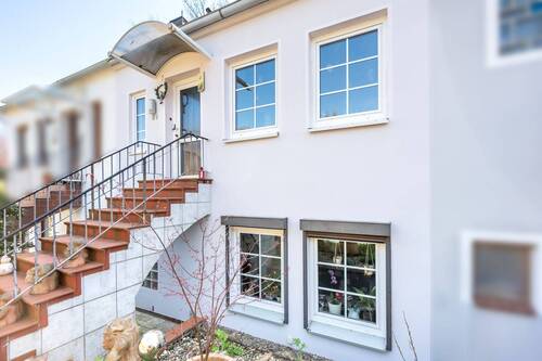 Hauseingang - 4 Zimmer Reihenmittelhaus zum Kaufen in Reinbek