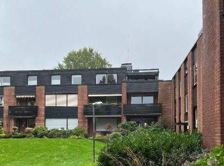 Blick in den Garten - 2 Zimmer Etagenwohnung zum Kaufen in Hamburg