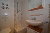 Bad 2 mit Dusche & WC - 