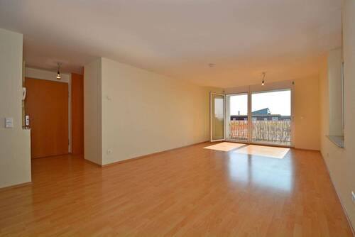 Wohnen mit Laminat - 4 Zimmer Etagenwohnung zur Miete in Stuttgart