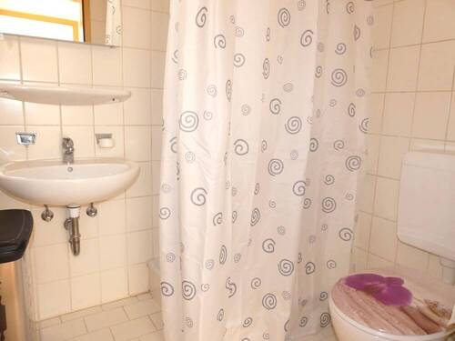 Badezimmer - 1 Zimmer Etagenwohnung in Steinheim an der Murr