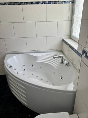Badezimmer - Großzügige 2-Zi. Wohnung Erdgeschoss NUBurlafingen