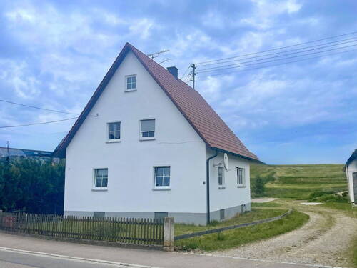 Außenansicht - Modernisierungsbedürftiges Einfamilienhaus mit Einliegerwohnung in ruhiger Lage