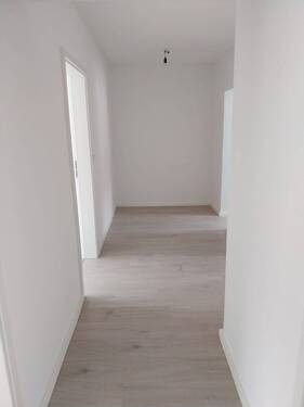 Flur - 3 Zimmer Etagenwohnung zur Miete in Ostrau