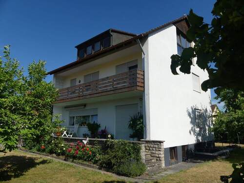 Bild 1 - Wohnen mit Potenzial! Zweifamilienhaus in Petersaurach!