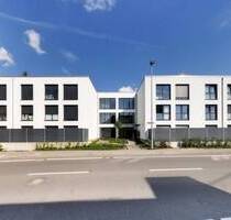 Sehr großzügige, neuwertige 2-Zimmer-Wohnung mit gemeinsamer Nutzung der sonnigen Dachterasse - Nürtingen