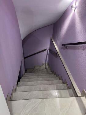 Treppe runter Kellerstudio 2 - 