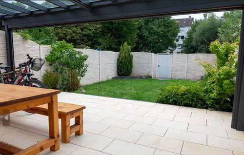 Terrasse mit Überdachung - 
