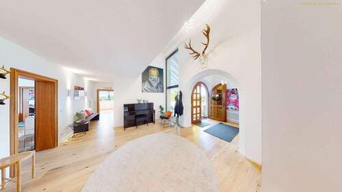 Flur/Galerie - 8 Zimmer Einfamilienhaus zum Kaufen in Bad Saulgau