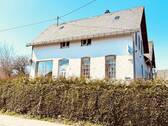 1.1. Hausansicht - **Renovierung mit Vision** EFH*MFH*Haus mit Einliegerwohnung**Nahe A1A60- Pendler **Belgien-Luxemburg- NRW *Ferienwohnung*Platz für Wohnmobil