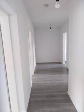 Flur - 3-Zimmer-Wohnung - 348,00 EUR Kaltmiete, ca.  58,00 m² Wohnfläche