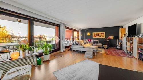 Wohnzimmer 1 - Top gepflegte Dachterrassenwohnung mit Aufzug, Einbauküche und Tiefgarage